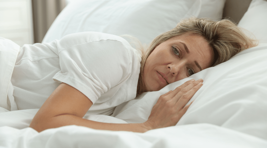 Mujer con insomnio